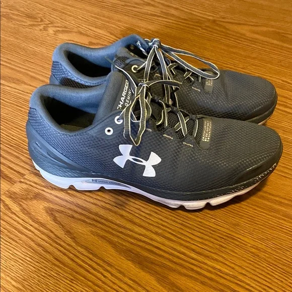 Men’s Size 9.5 Under Armour Gray Athletic Shoes - Picture 6 of 9